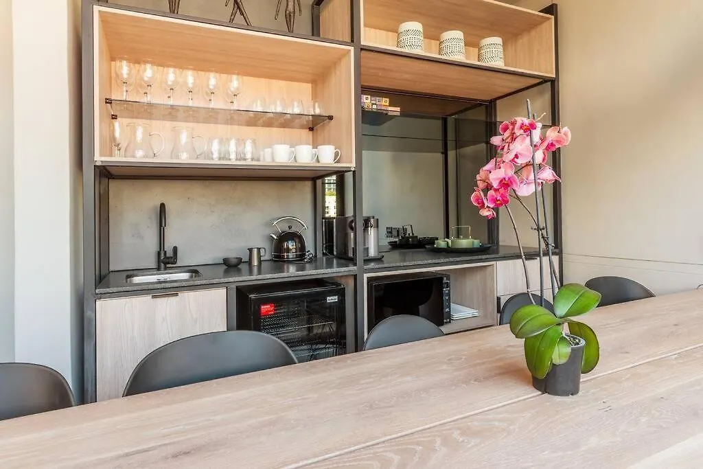 Sunny Escape In The Heart Of The Cbd At The Harri. W/ Parking Apartment Cape Town 0*,  South Africa