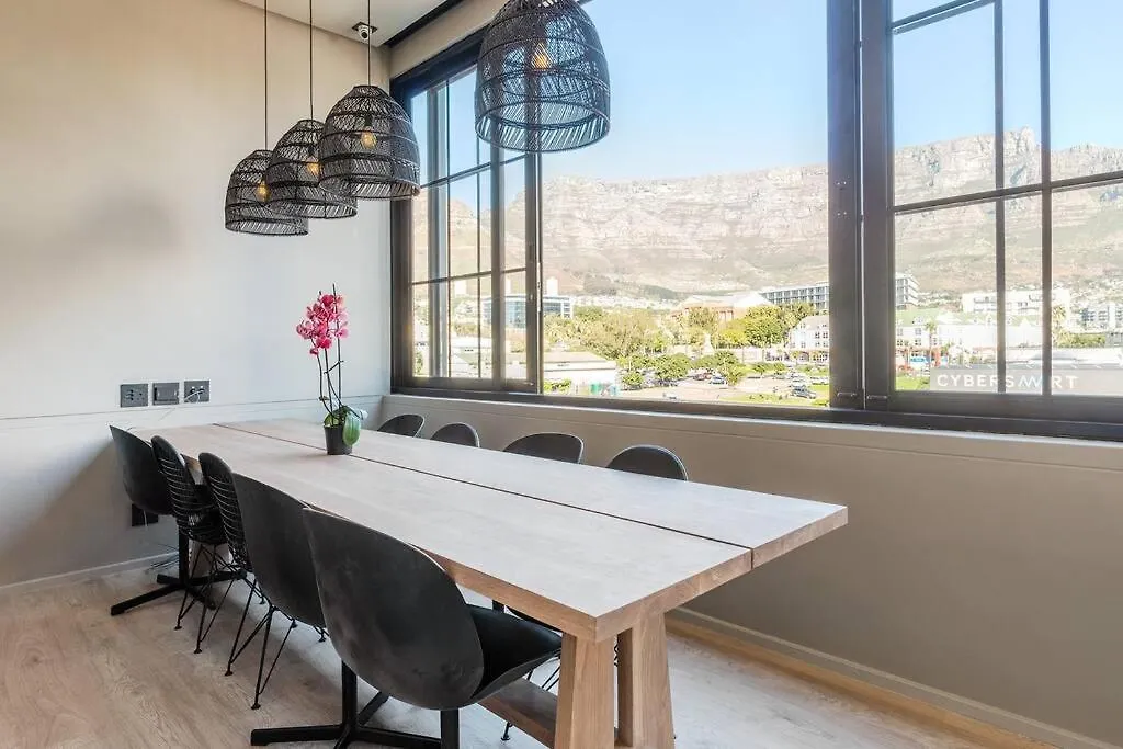 Sunny Escape In The Heart Of The Cbd At The Harri. W/ Parking Apartment Cape Town