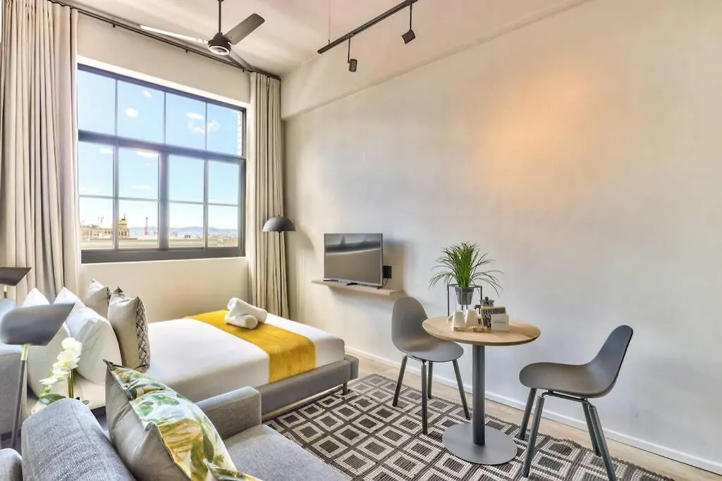 Sunny Escape In The Heart Of The Cbd At The Harri. W/ Parking Apartment Cape Town