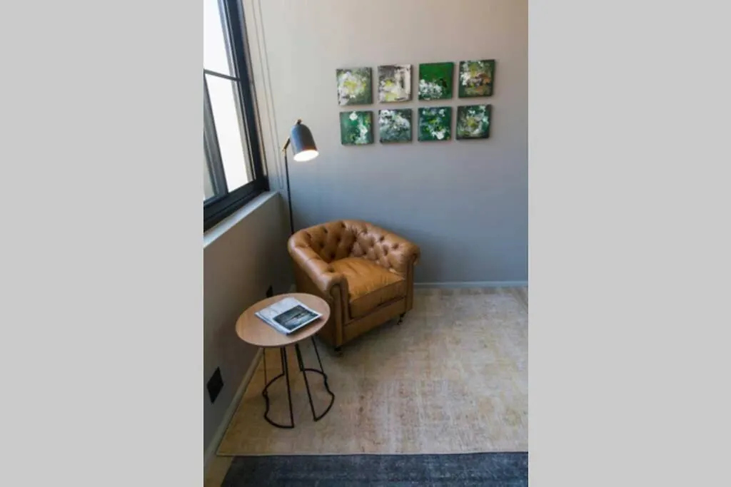 Sunny Escape In The Heart Of The Cbd At The Harri. W/ Parking Apartment Cape Town